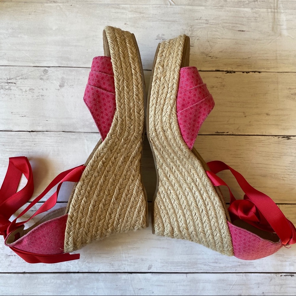 BEARPAW Red Wedge Sandals Size 11 - Picture 6 of 11